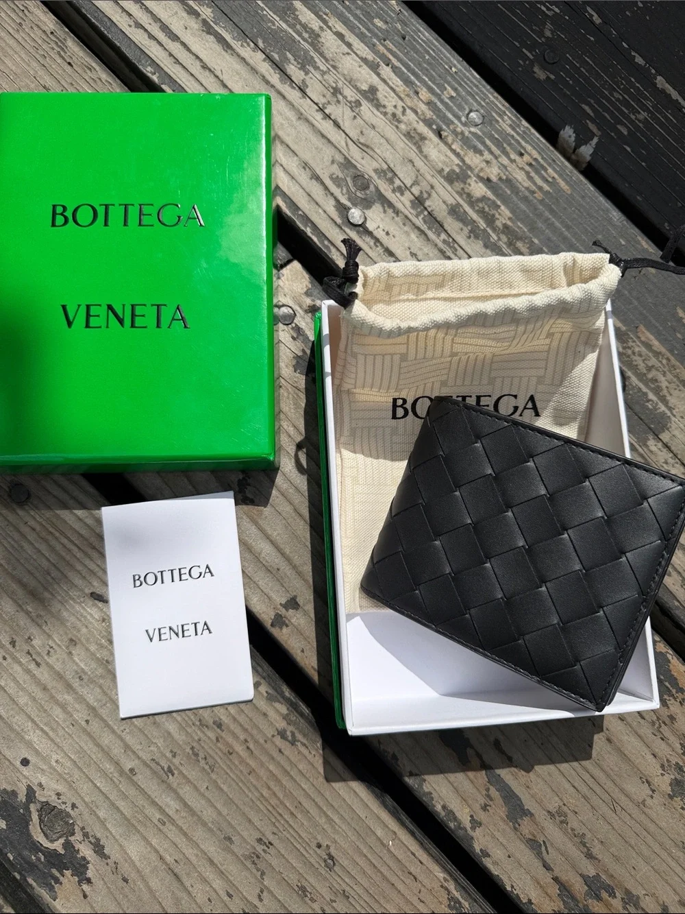 Bottega Veneta Black Intrecciato Bi-Fold Leather Wallet - Picture 4 of 8